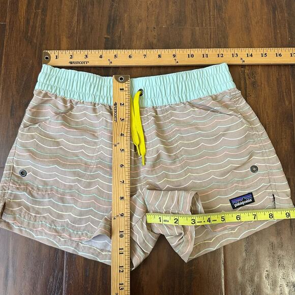 PATAGONIA Costa Rica Baggies Shorts Tan Wave Striped Elastic Waist Nylon - Picture 8 of 8